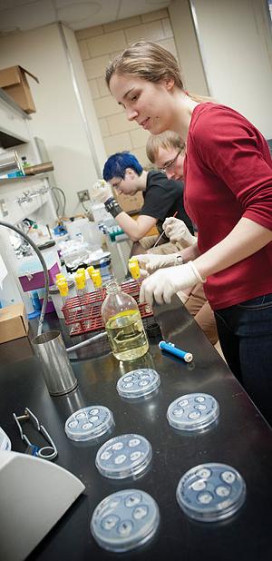 SRI students in biology lab