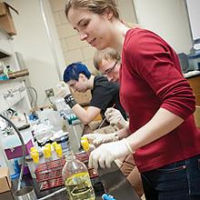 photo of SRI students in biology lab